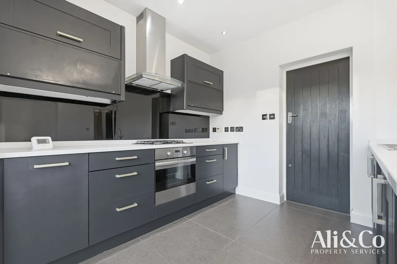 Connaught Avenue, Grays, Essex, RM16 2XT, photo 7