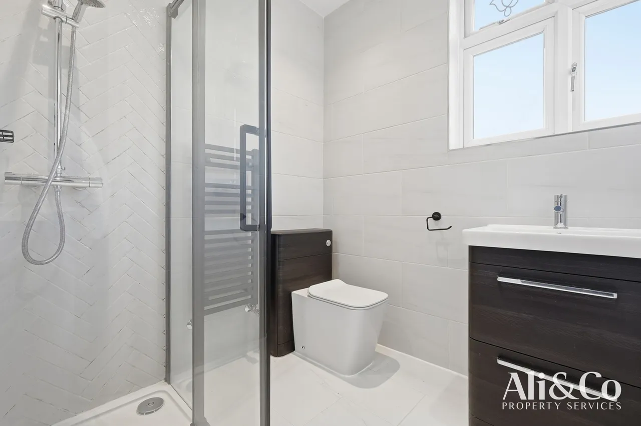 Connaught Avenue, Grays, Essex, RM16 2XT, photo 16