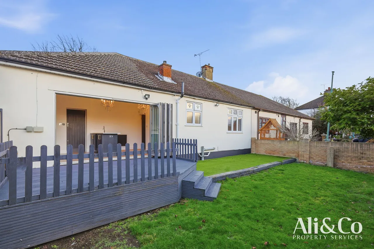 Connaught Avenue, Grays, Essex, RM16 2XT, photo 17