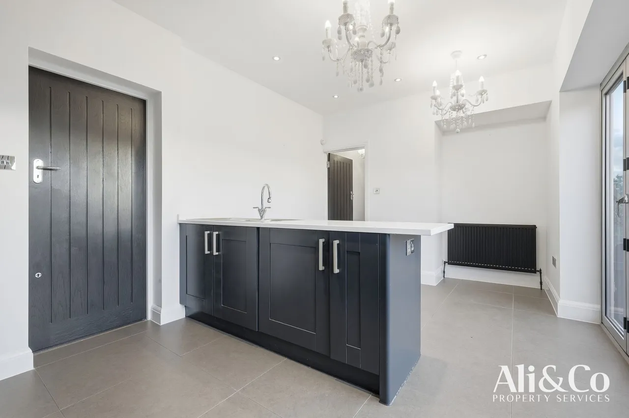 Connaught Avenue, Grays, Essex, RM16 2XT, photo 9
