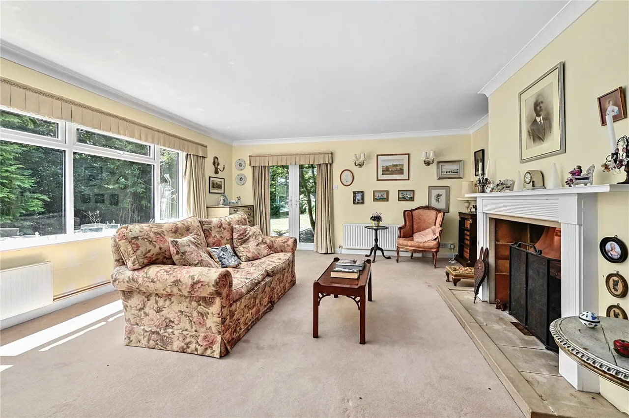 Hazeley Bottom, Hartley Wintney, Hampshire, RG27 8LU, photo 4