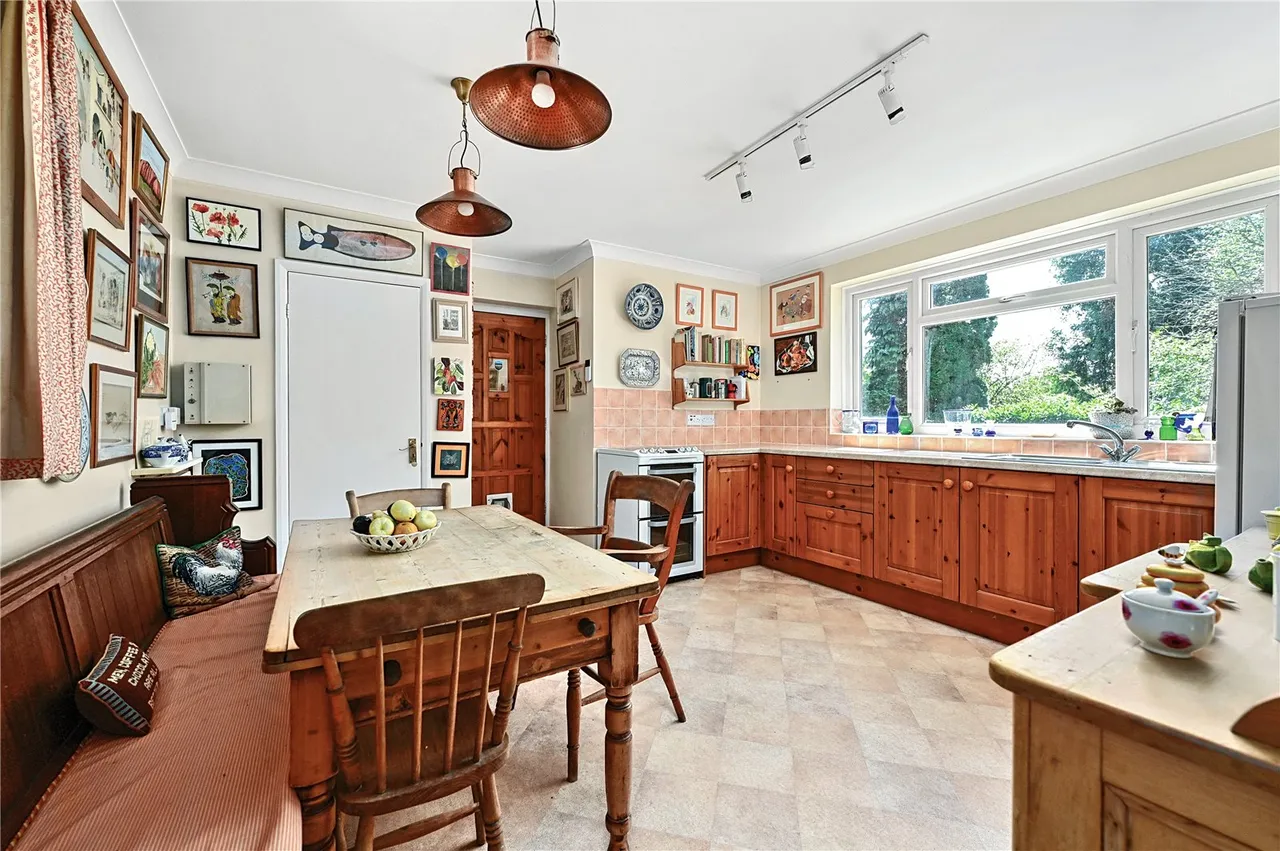 Hazeley Bottom, Hartley Wintney, Hampshire, RG27 8LU, photo 6