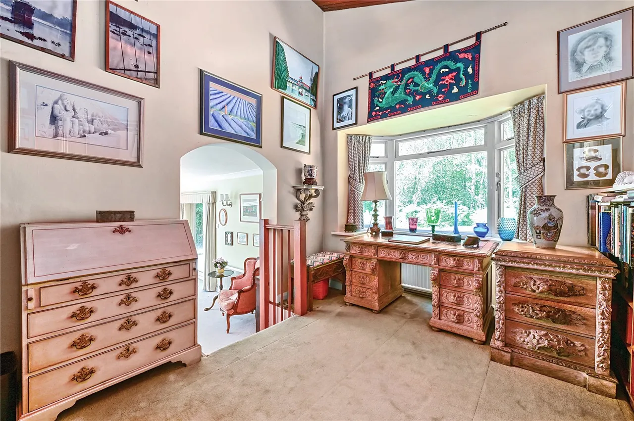Hazeley Bottom, Hartley Wintney, Hampshire, RG27 8LU, photo 9