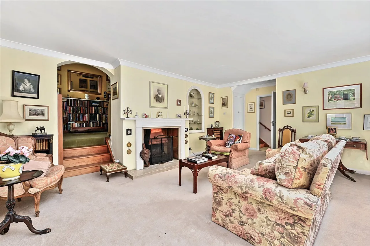 Hazeley Bottom, Hartley Wintney, Hampshire, RG27 8LU, photo 3