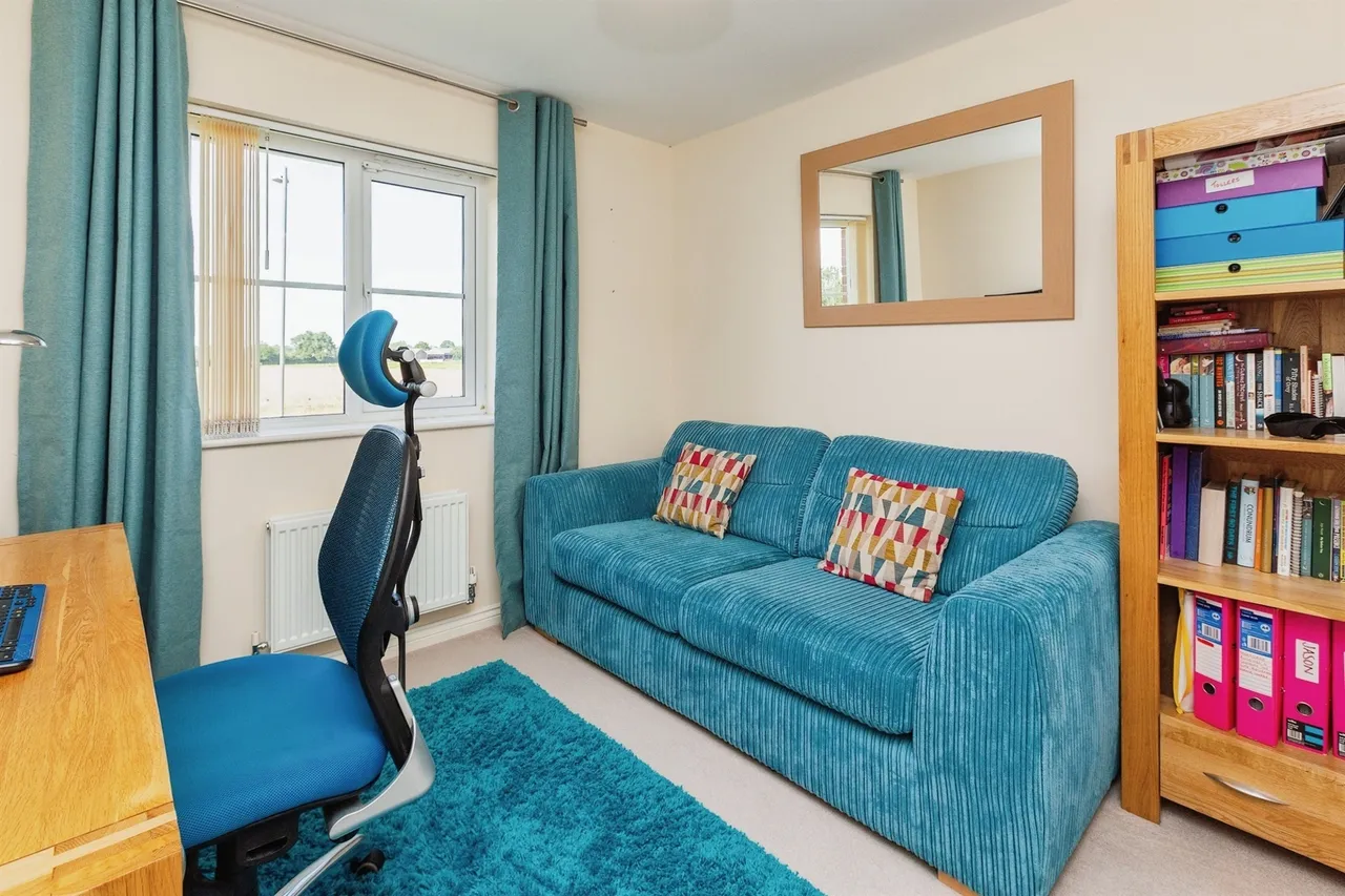 Purnell Walk, Buckingham Park, HP19, photo 11