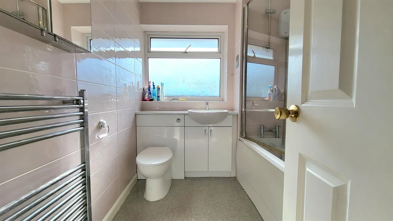 Carisbrook Court, Longthorpe, photo 14