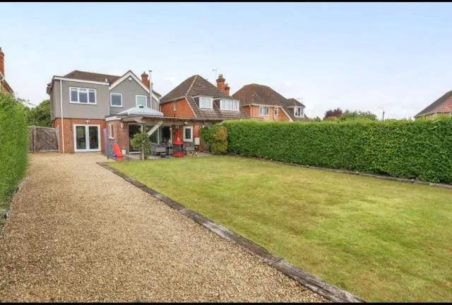 4 bed house to rent, Benham Hill, Thatcham, RG18