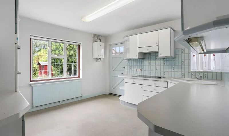 Alexandra Road, Epsom, KT17, photo 3