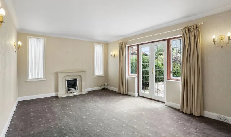 Alexandra Road, Epsom, KT17, photo 2