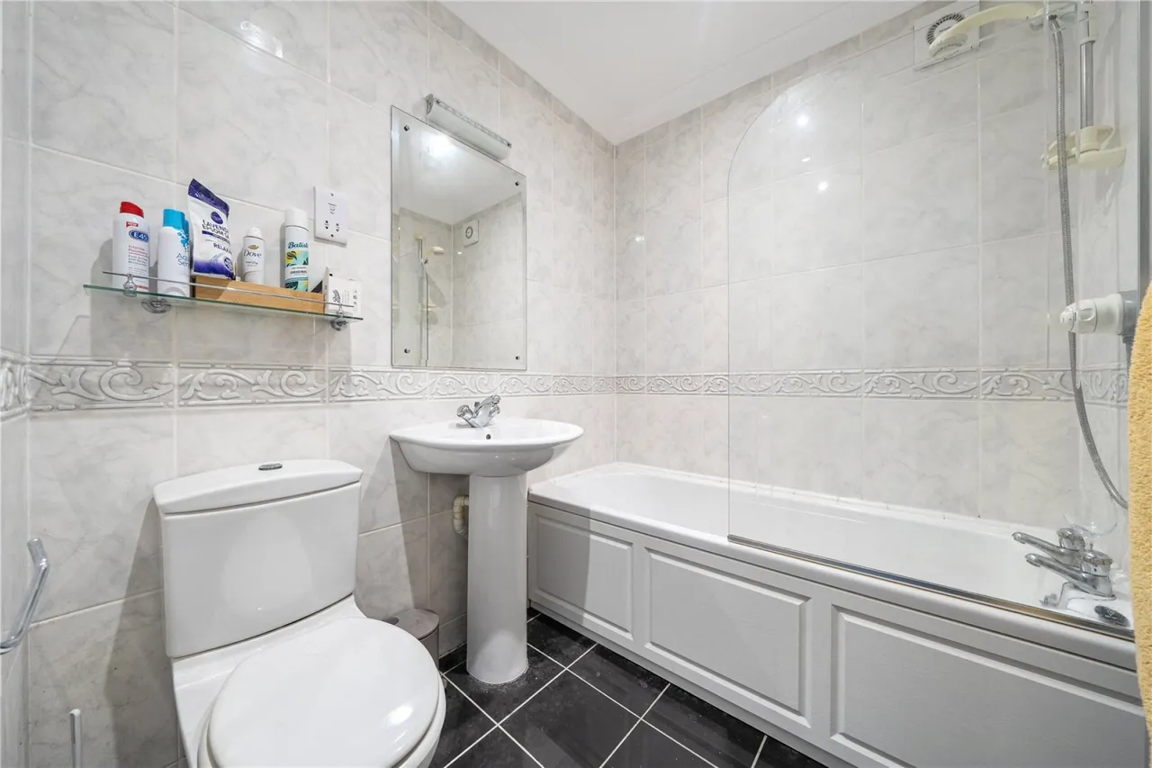 East Approach Drive, Cheltenham, GL52, photo 17