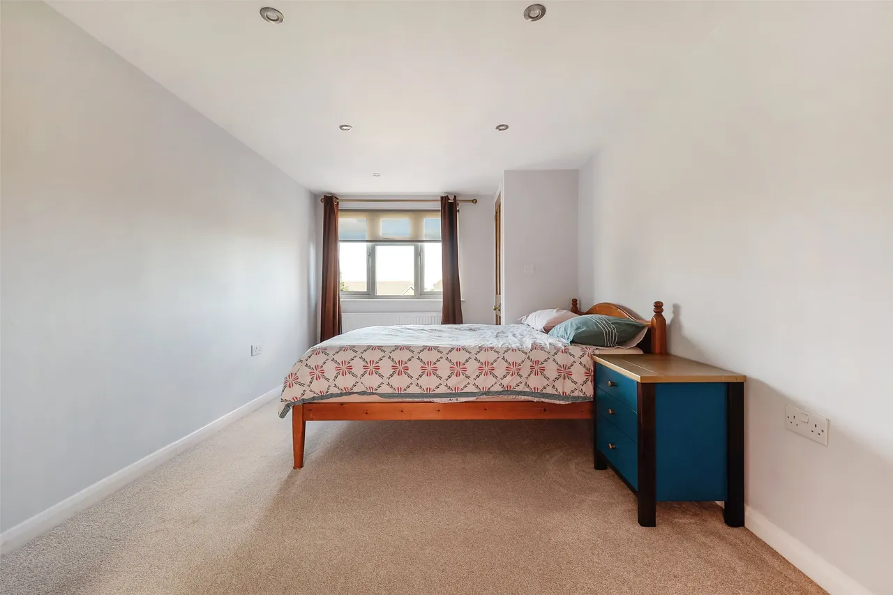 Reigate Road, Hookwood, RH6, photo 10
