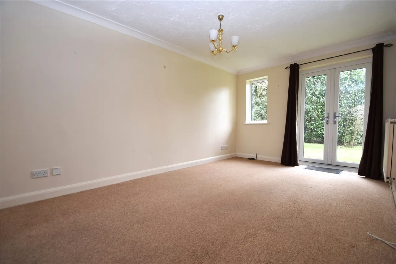 Campbell Close, Yateley, Hampshire, GU46 6GZ, photo 10