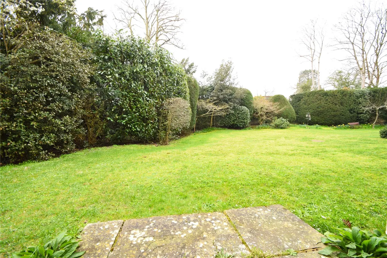 Campbell Close, Yateley, Hampshire, GU46 6GZ, photo 9