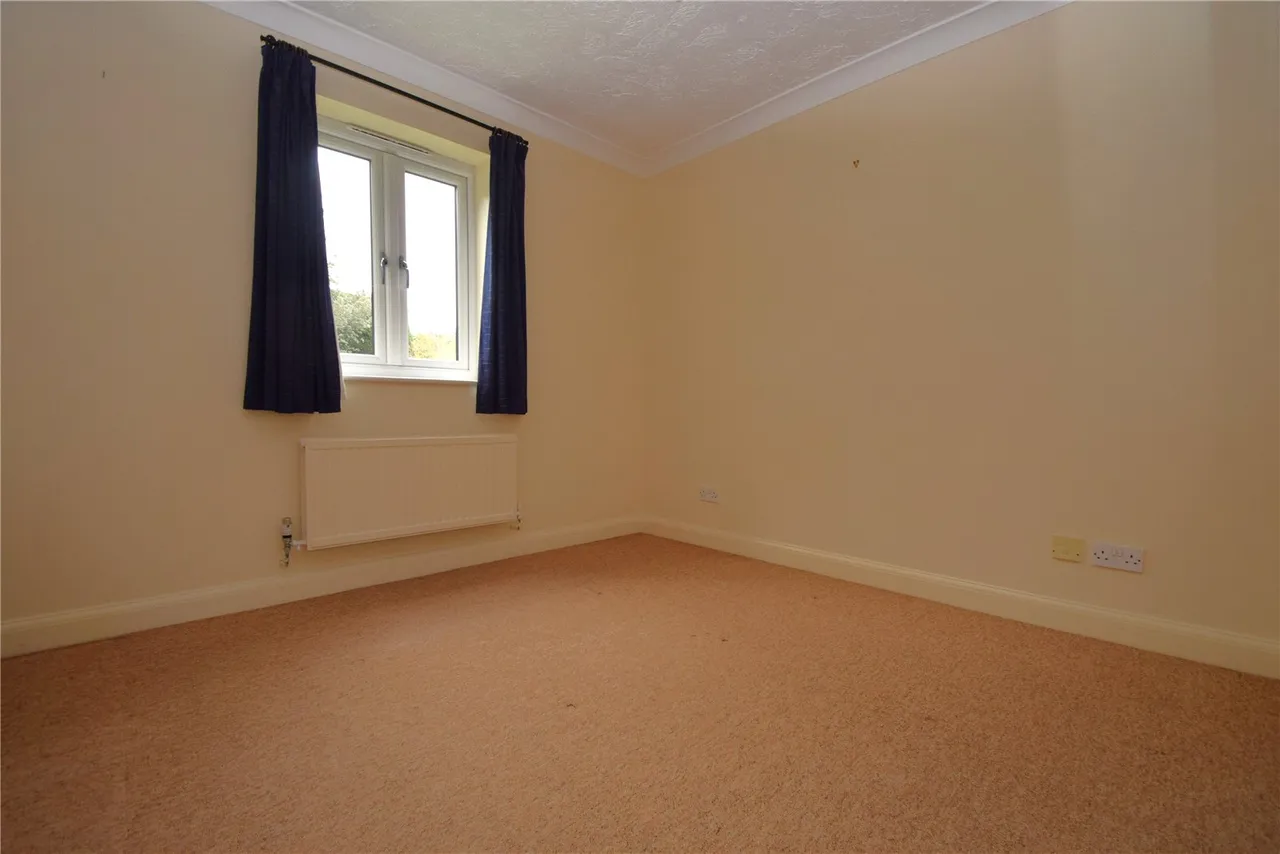 Campbell Close, Yateley, Hampshire, GU46 6GZ, photo 8
