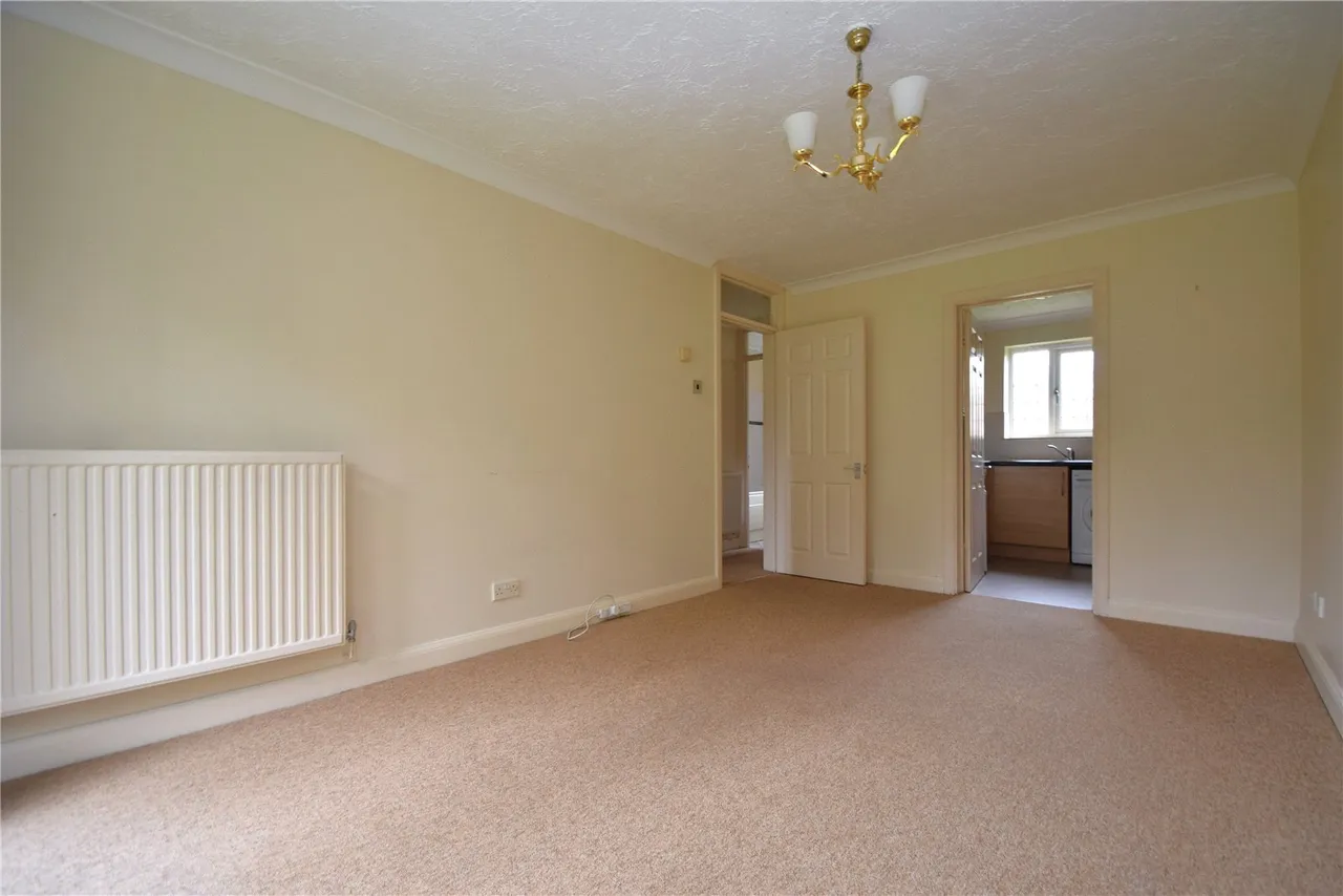 Campbell Close, Yateley, Hampshire, GU46 6GZ, photo 5