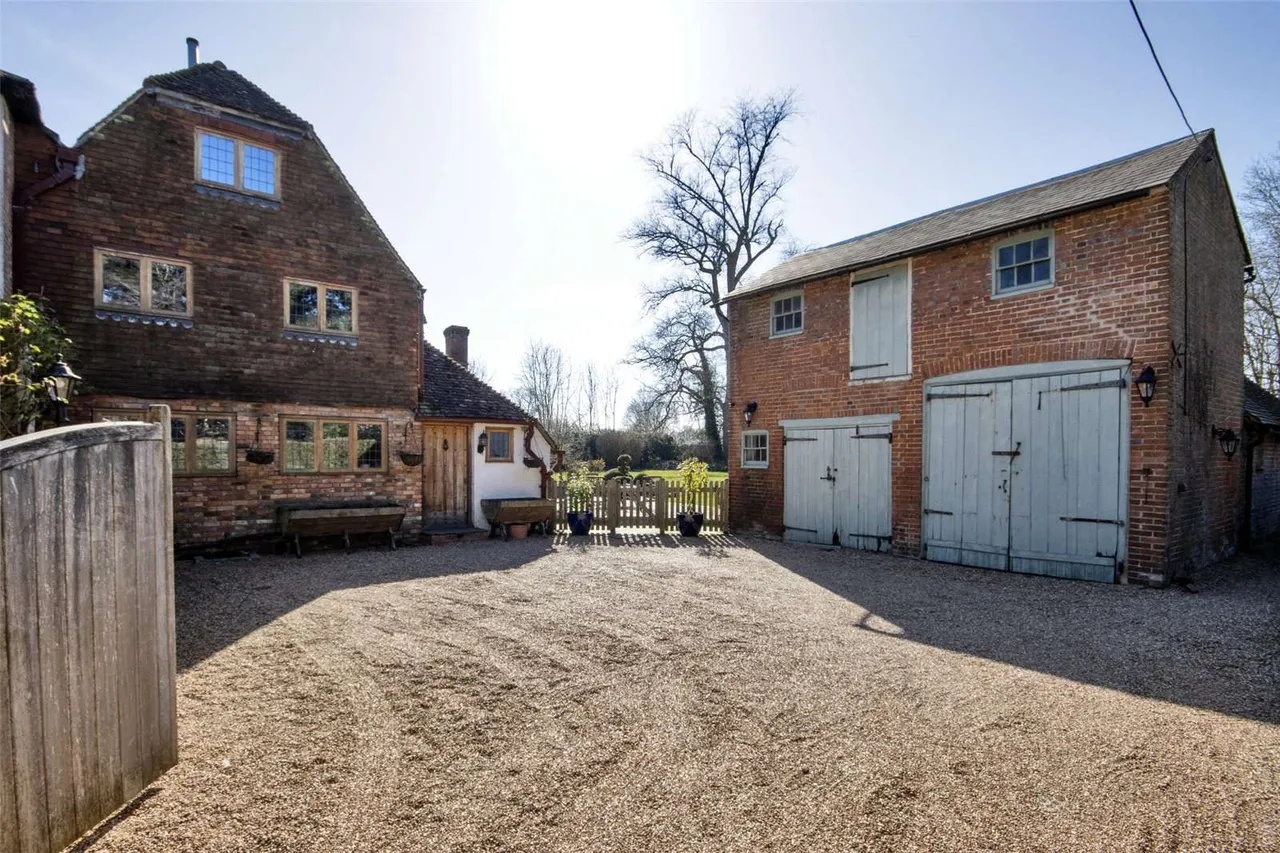 High Street, Staplehurst, TN12, photo 2