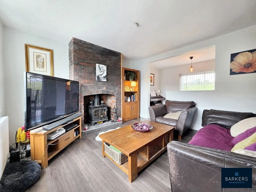 Old Lane, Birkenshaw BD11 2JX, photo 5