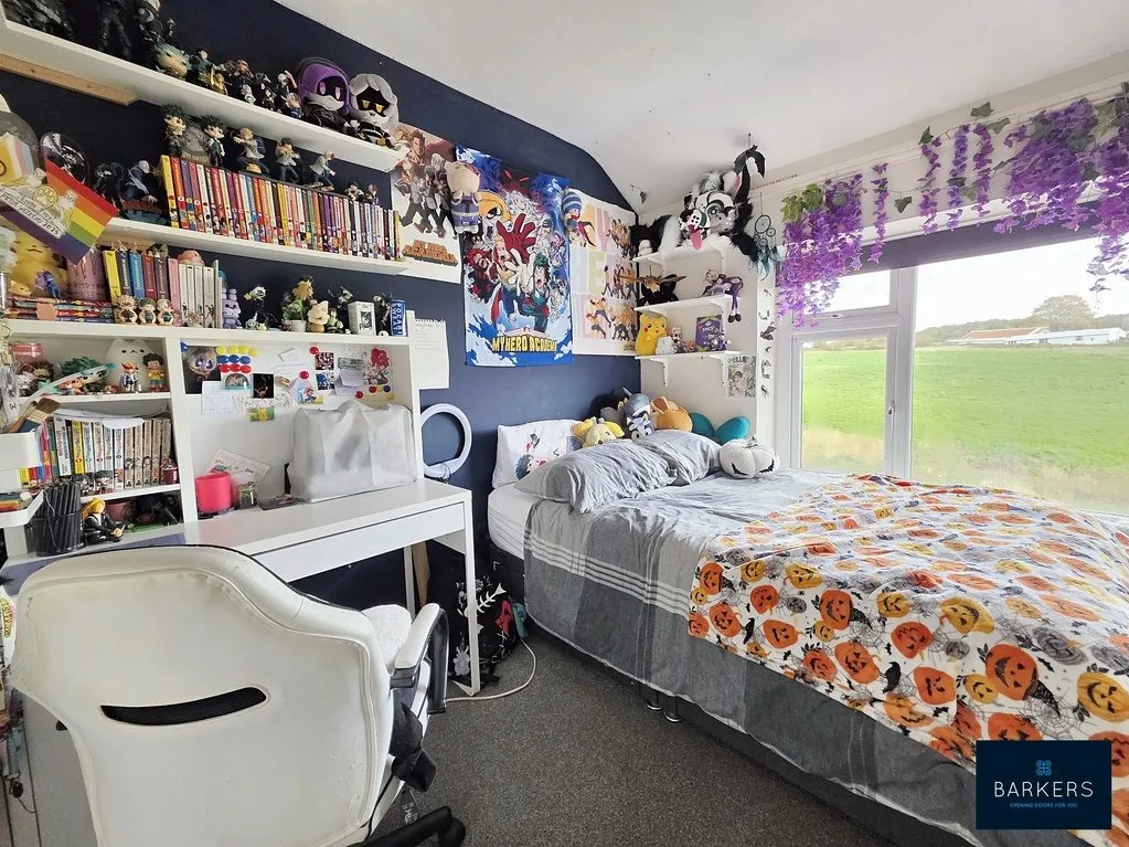 Old Lane, Birkenshaw BD11 2JX, photo 12
