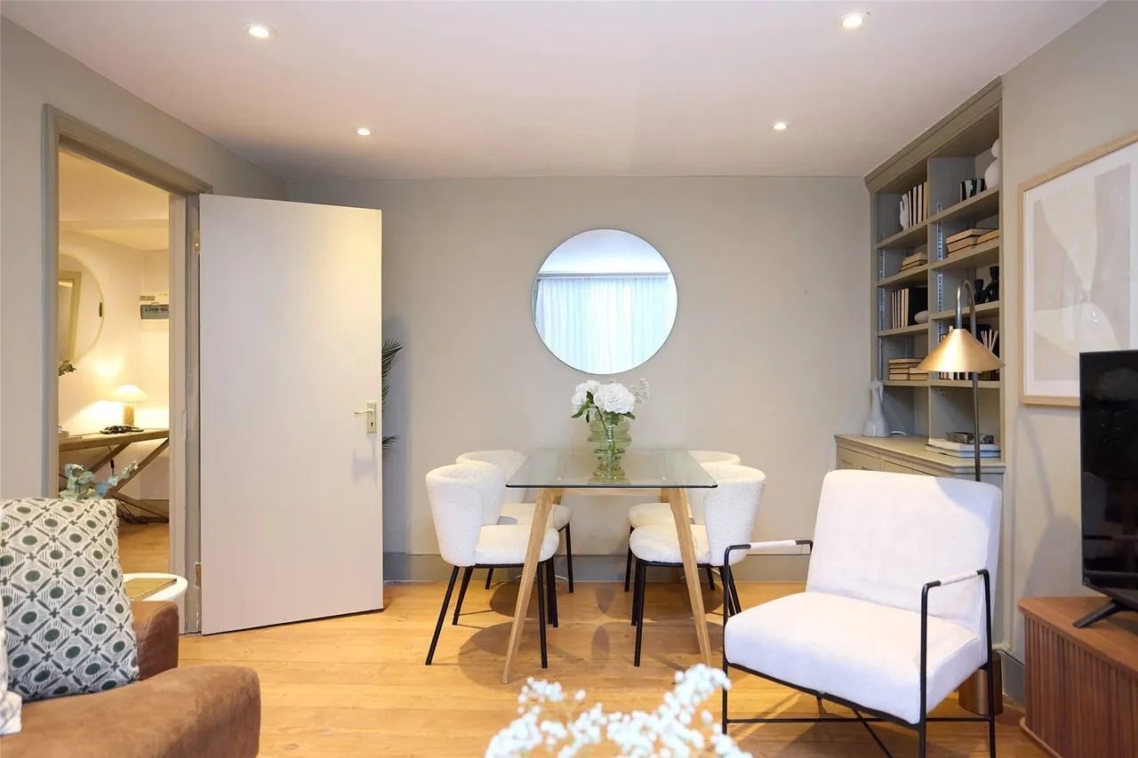 Hatherley Grove, London, W2, photo 3