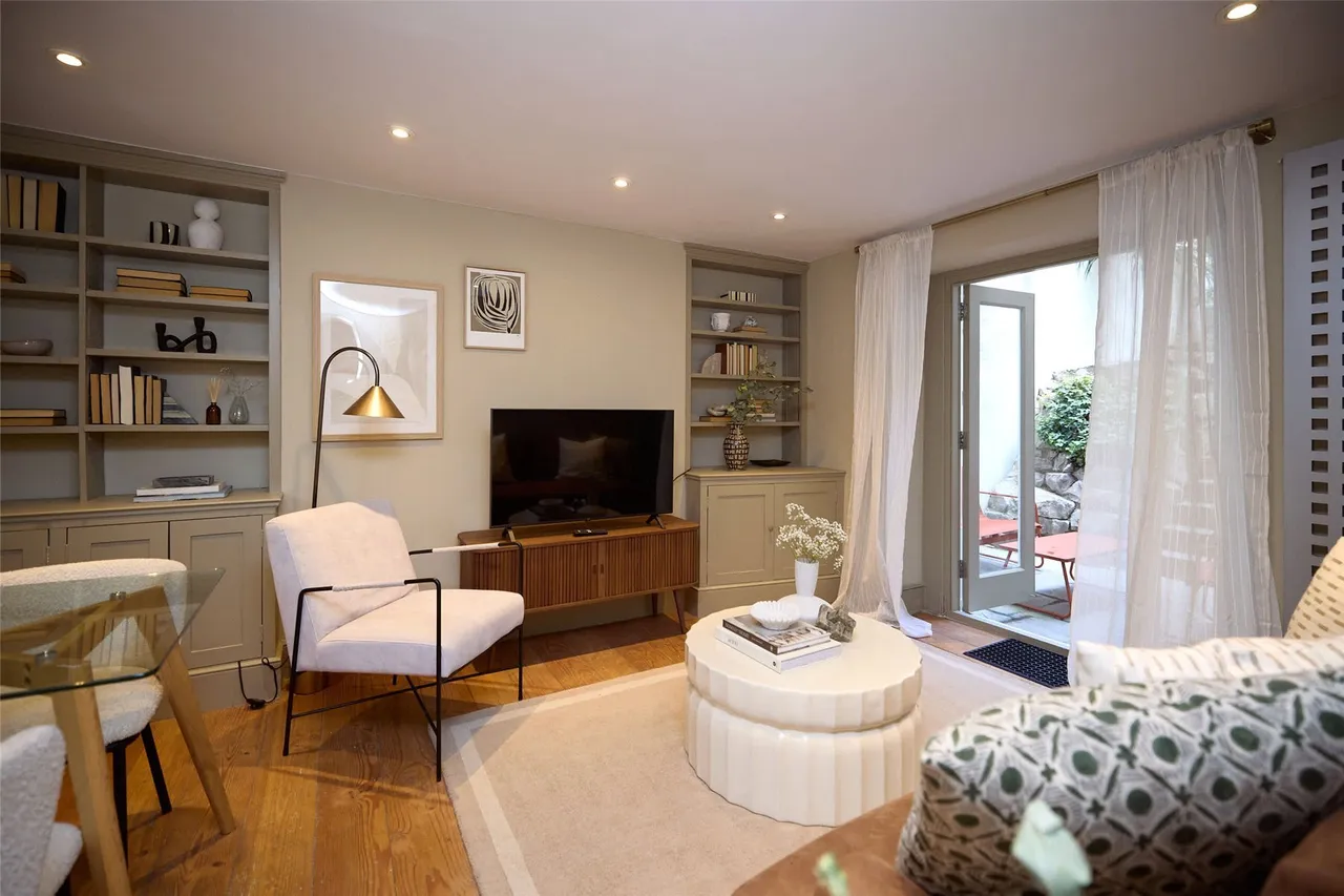 Hatherley Grove, London, W2, photo 2