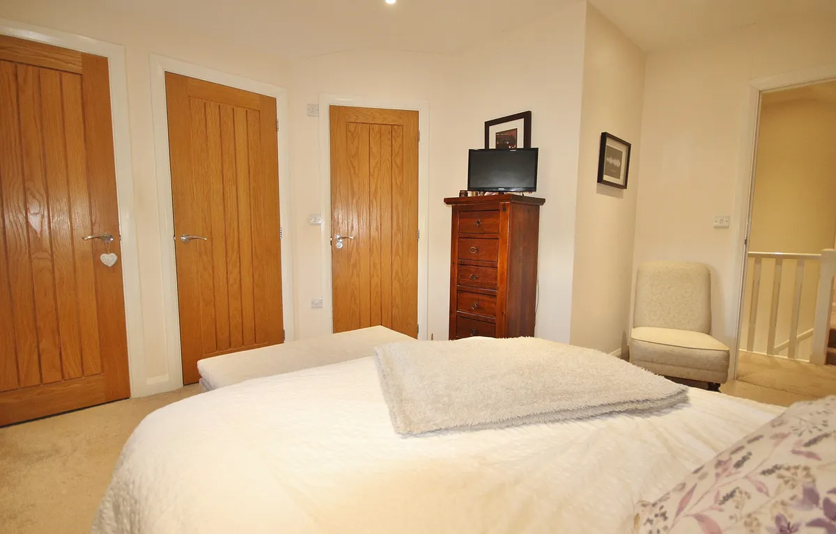 High Street, Aston, photo 10