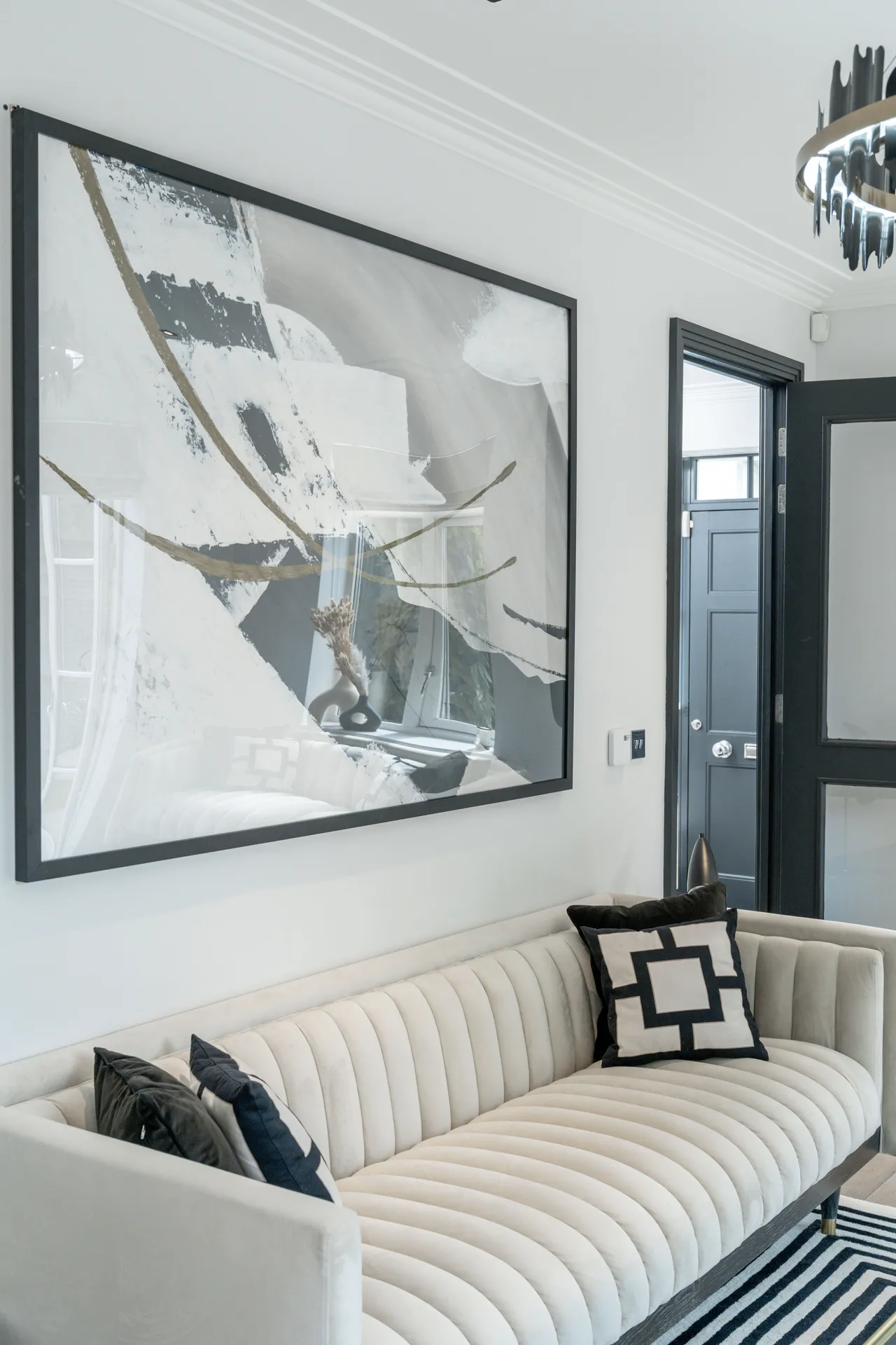 16 Egerton Drive, Isleworth, photo 9