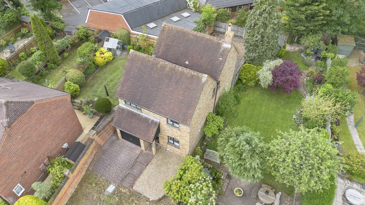 4 bed house for sale — Waxwell Lane, Harrow