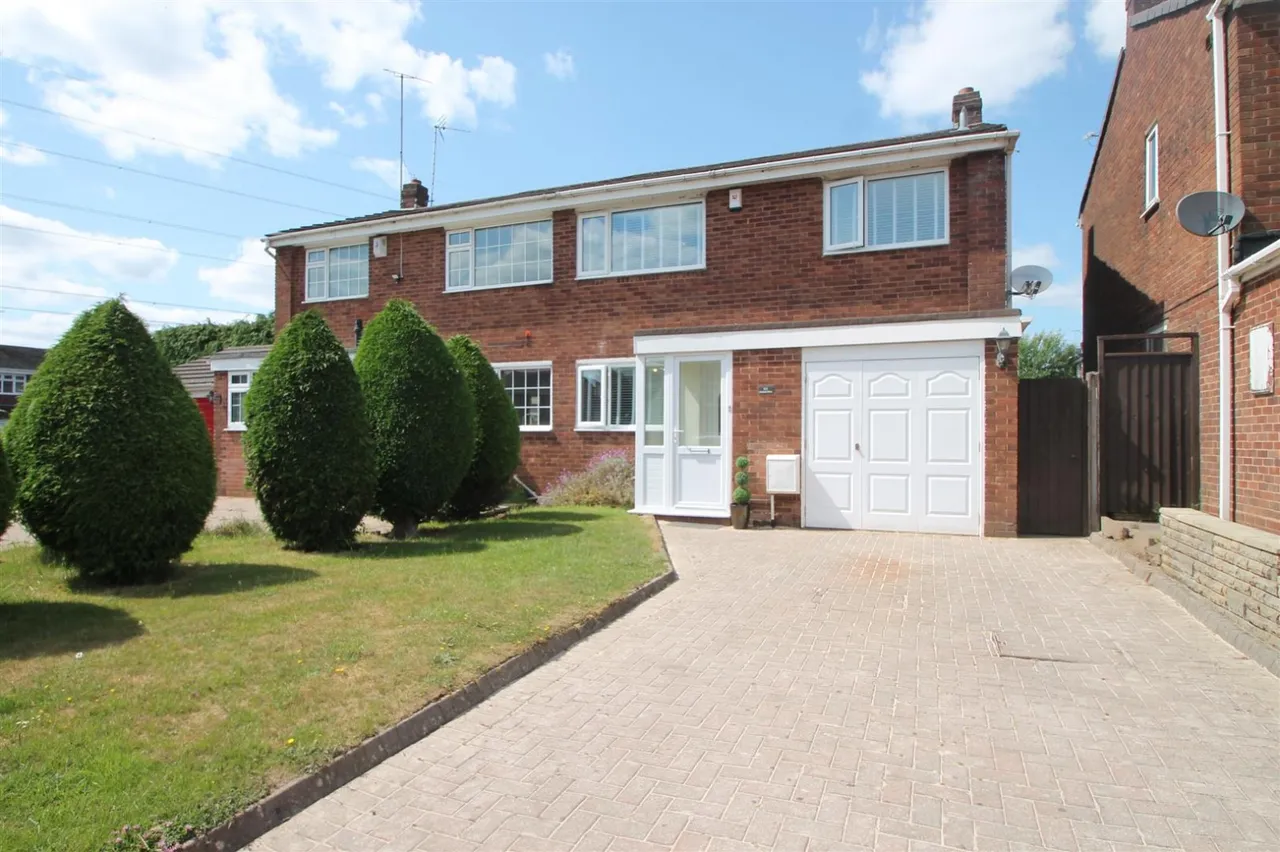 3 bed property for sale — Chichester Drive, Quinton, Birmingham