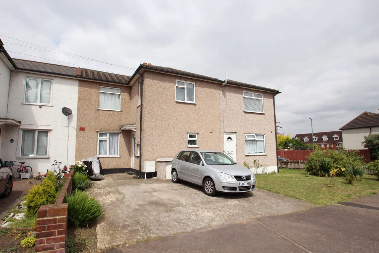 2 bed flat for sale — Leigh Place, Welling