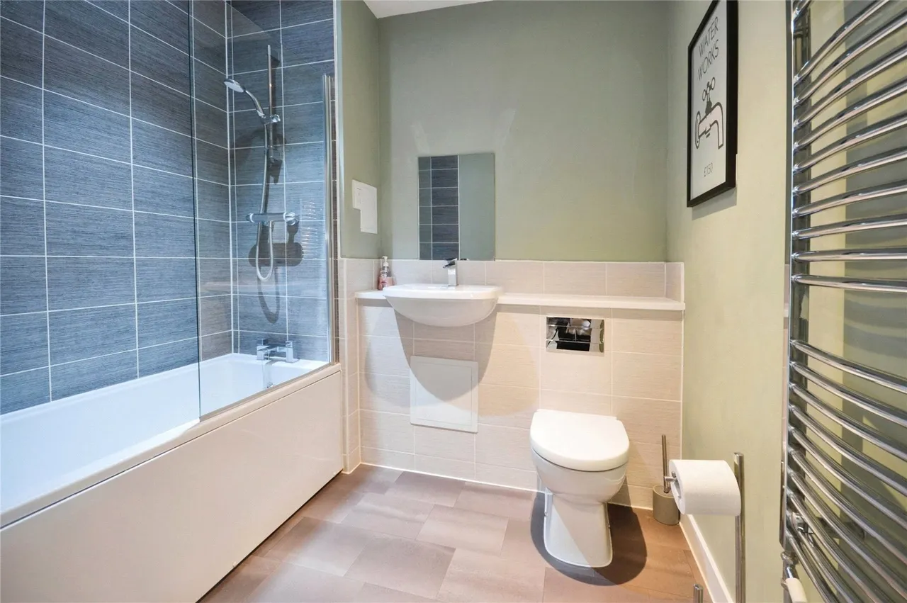 Royal Anglian Way, DAGENHAM, Essex, RM8, photo 10