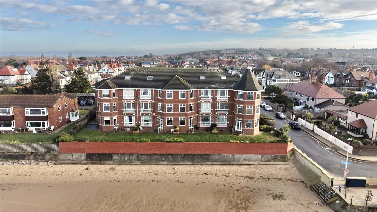 2 bed flat for sale, Riversdale Road, West Kirby, CH48
