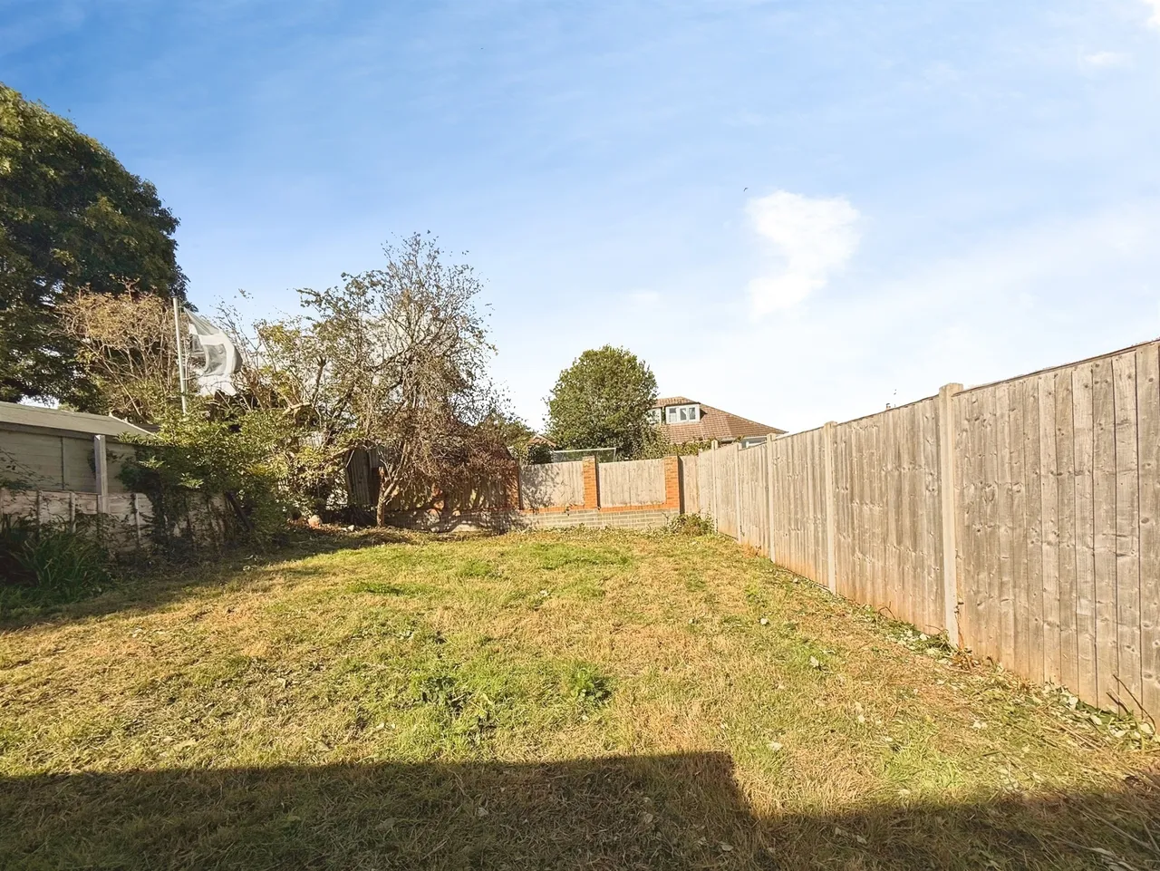 Wingate Avenue, Yeovil, BA21, photo 13