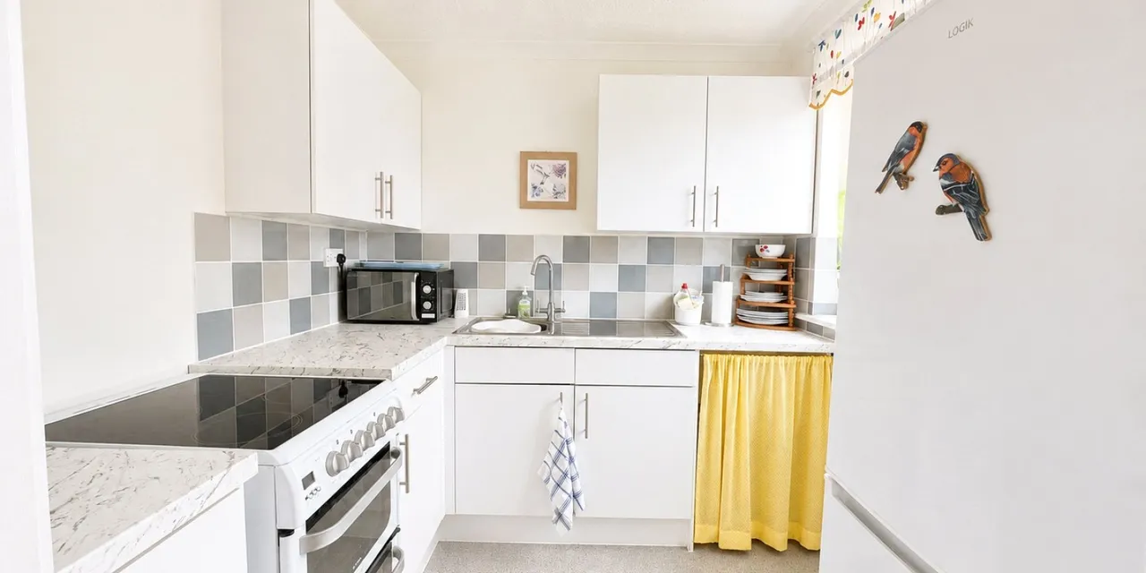 Dale Avenue, Heswall, CH60, photo 3