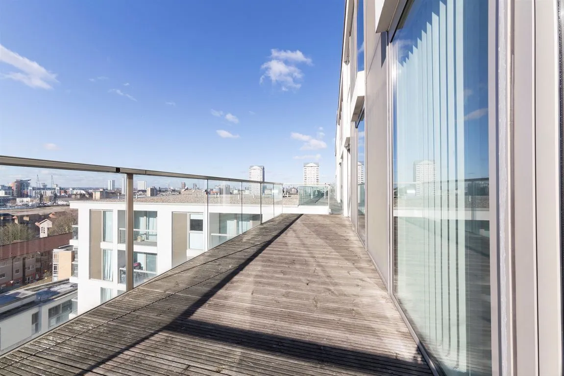 Denison House, Canary Wharf, London, photo 2
