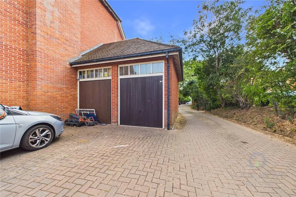 Clickers Drive, Upton, Northamptonshire, NN5, photo 10