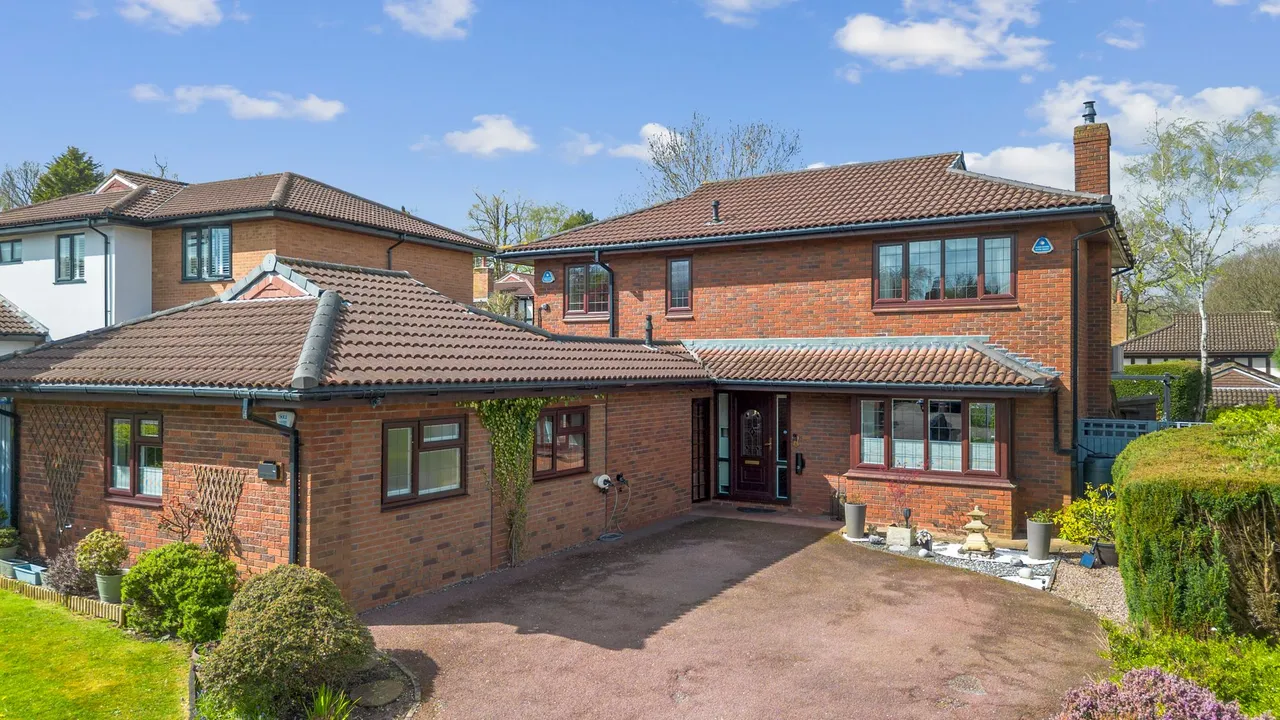 5 bed house for sale — Henley Close, Appleton, Warrington, Warrington, WA4 5LY