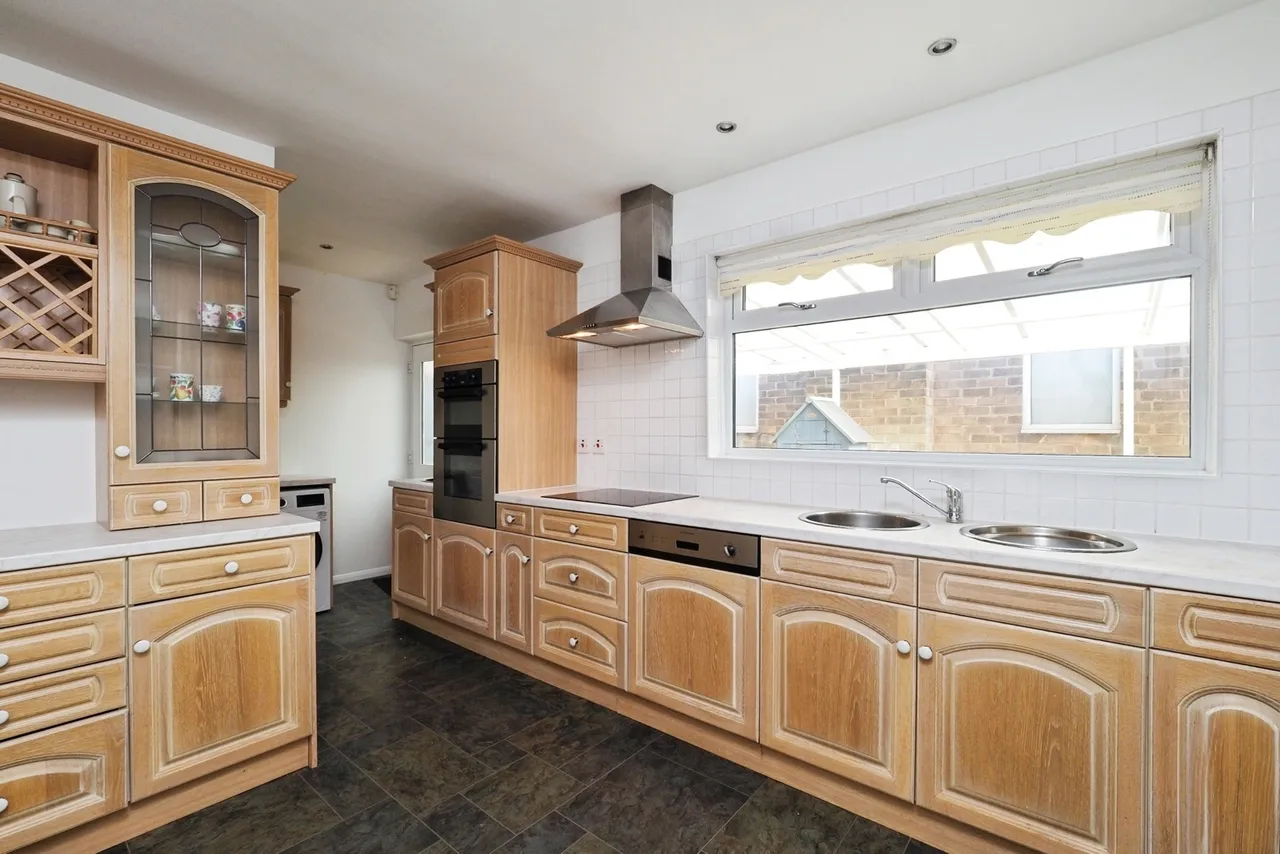 Balmoral Drive, Bramcote Hills, Nottingham, NG9, photo 4