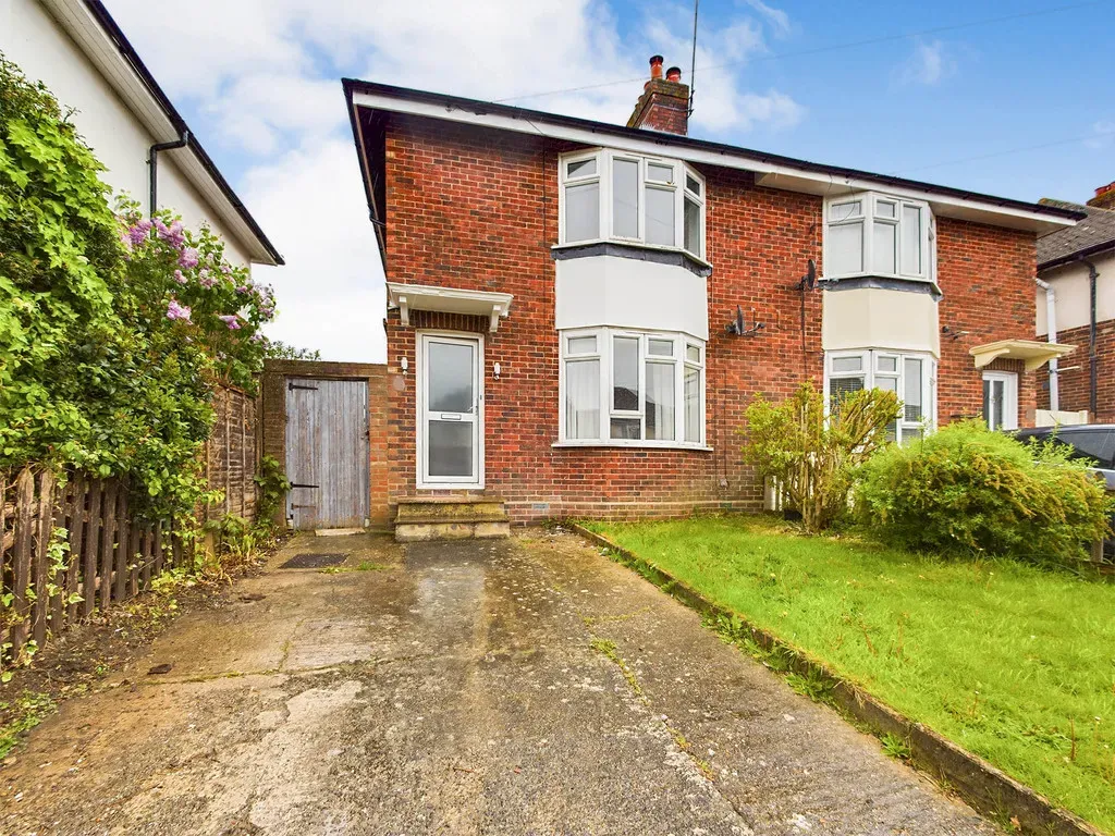 3 bed house to rent, Bethune Road, Horsham