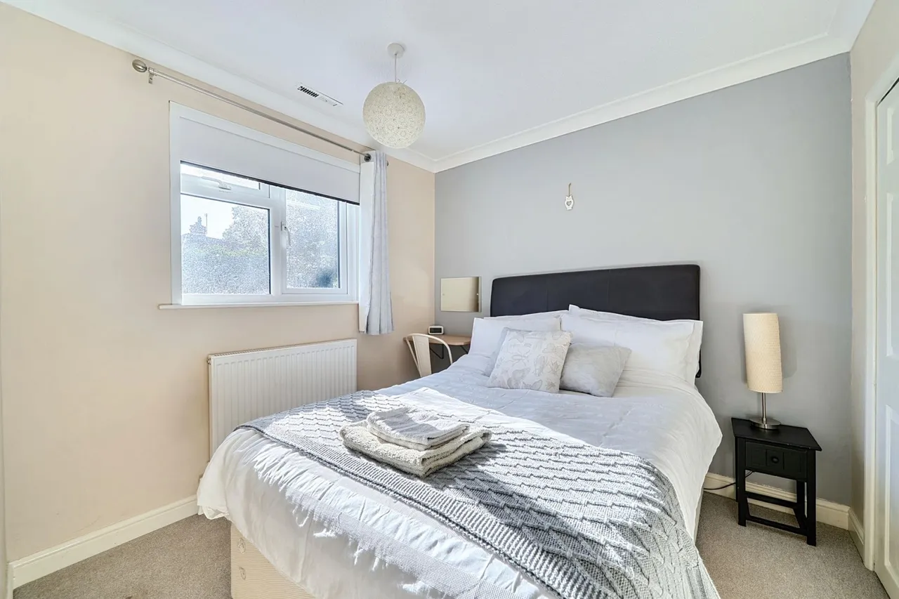 Samber Close, Lymington, SO41, photo 13