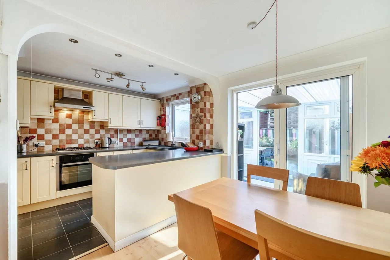 Samber Close, Lymington, SO41, photo 2