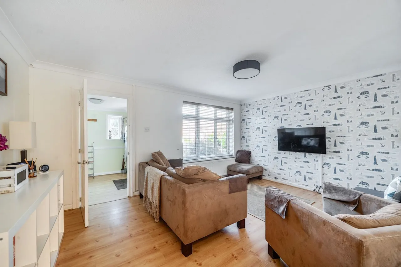 Samber Close, Lymington, SO41, photo 8
