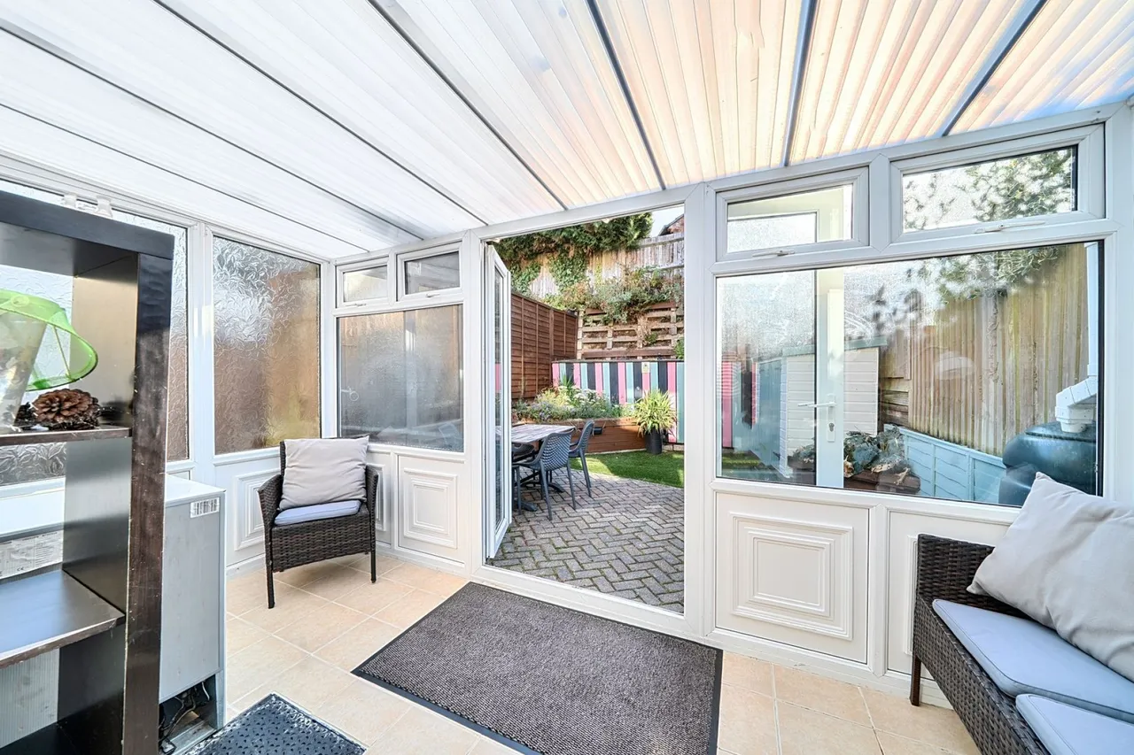 Samber Close, Lymington, SO41, photo 10