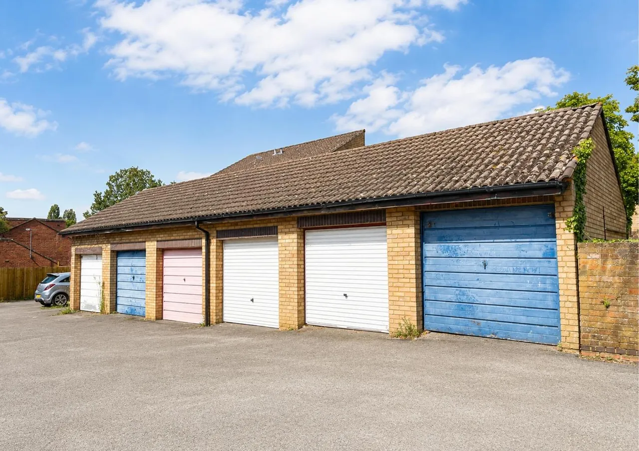 Aspen Close, Somerset BA11 2TZ, photo 22