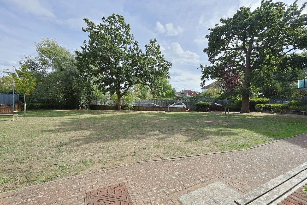 Penniwell Close, Edgware, HA8, photo 10