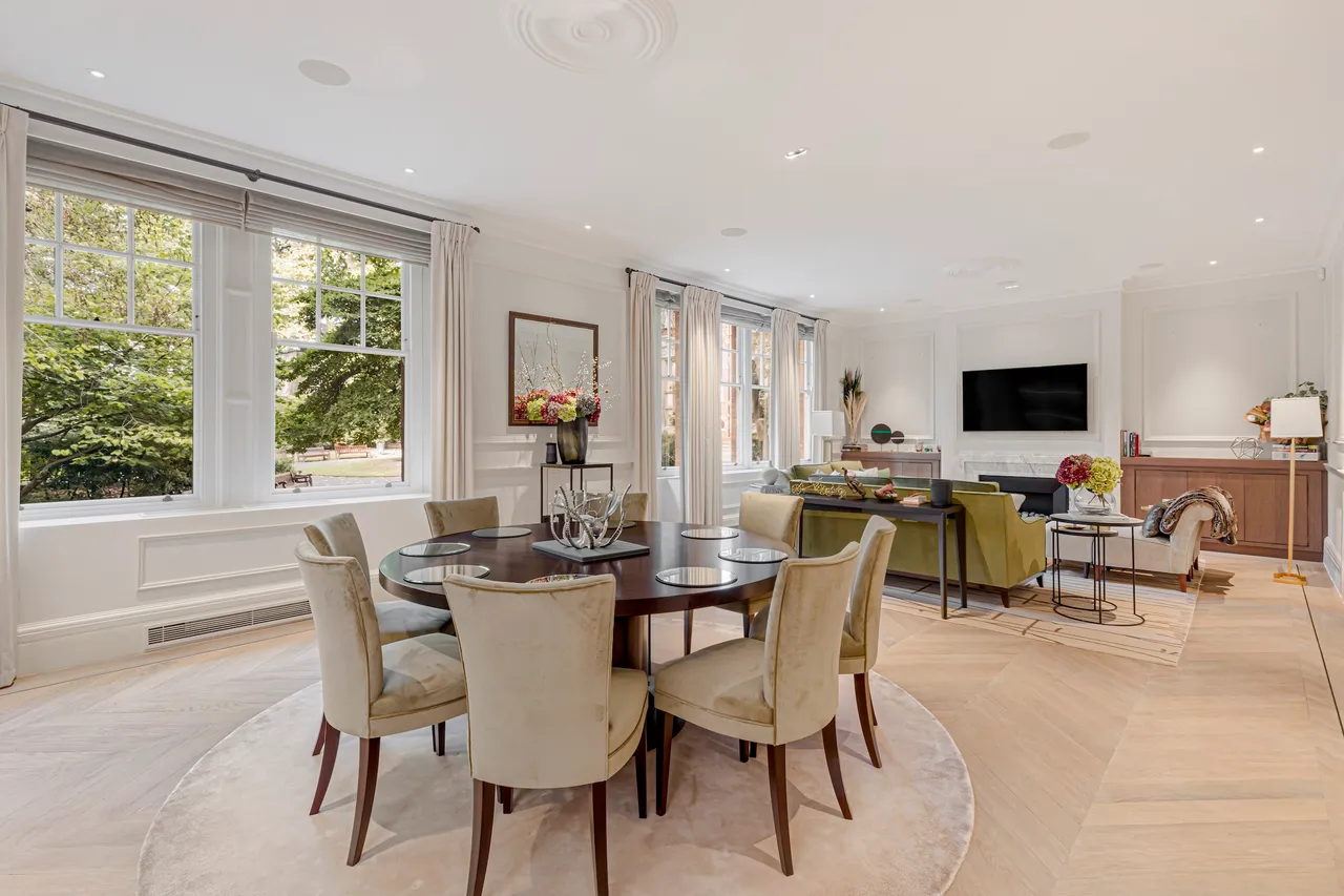 3 bed flat for sale, South Street, Mayfair, W1K
