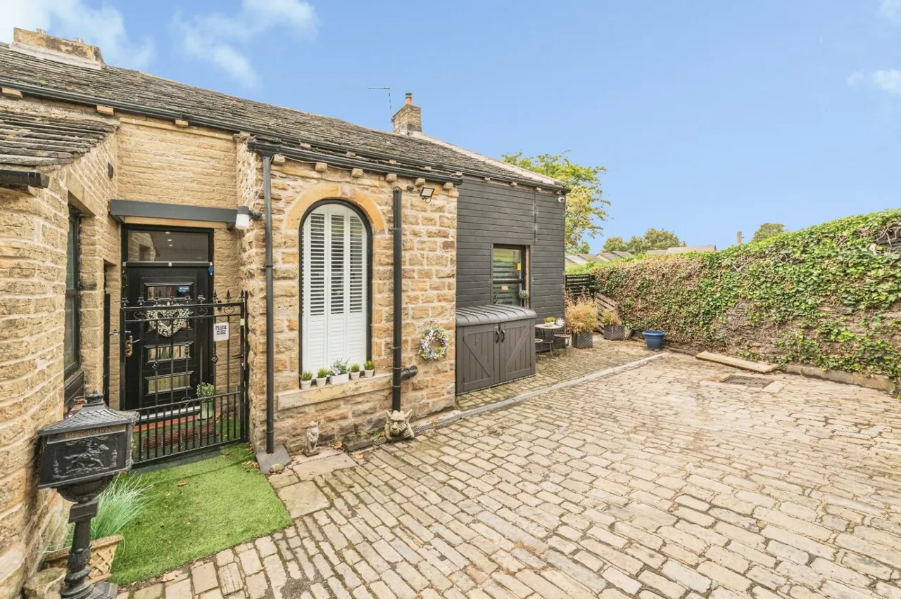 New Street, Cleckheaton, BD19, photo 34