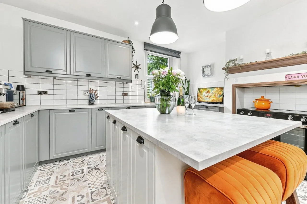 New Street, Cleckheaton, BD19, photo 18