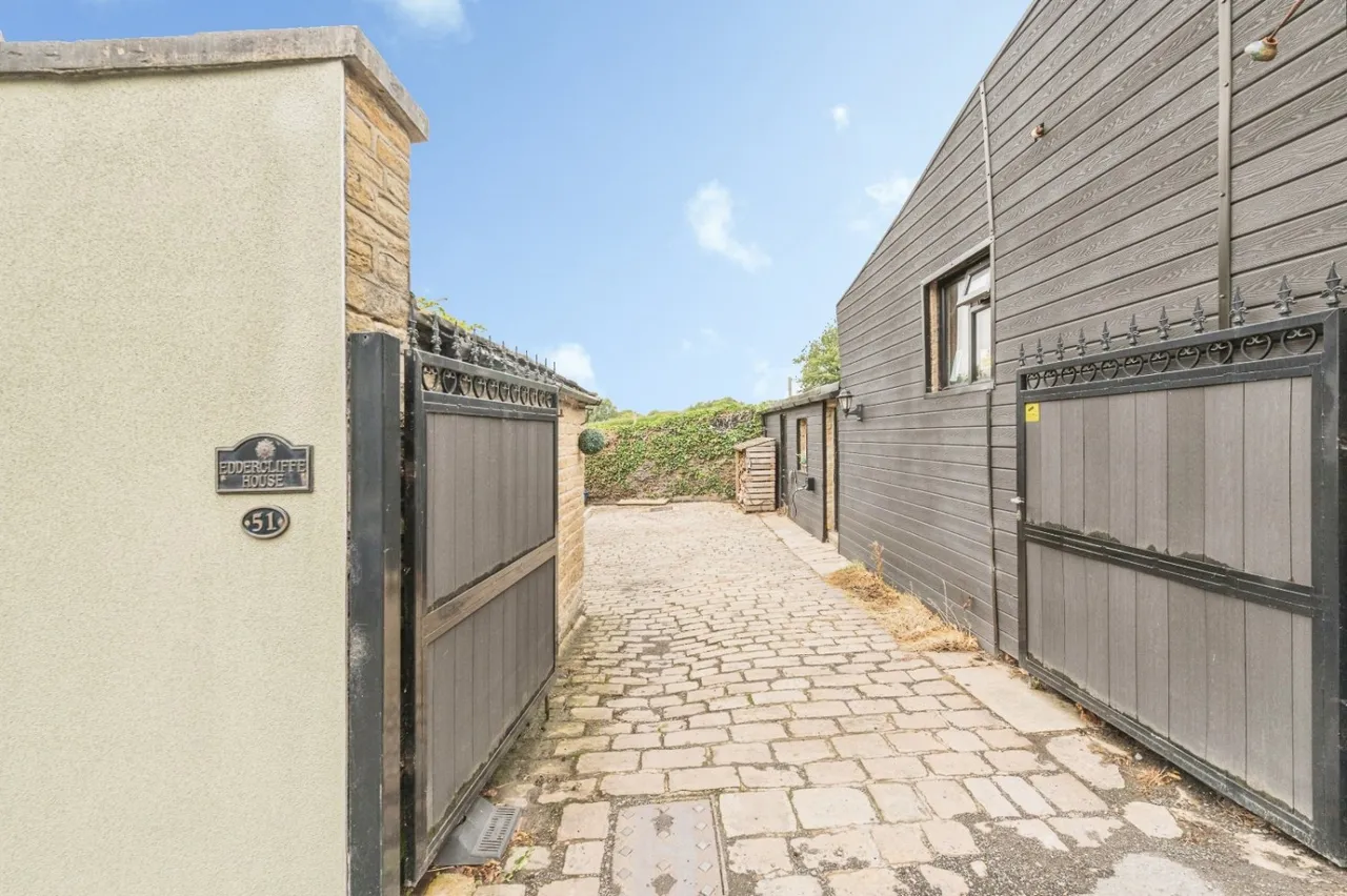 New Street, Cleckheaton, BD19, photo 30