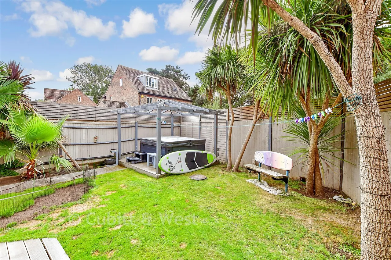 Watersmead Drive, Littlehampton, BN17, photo 8