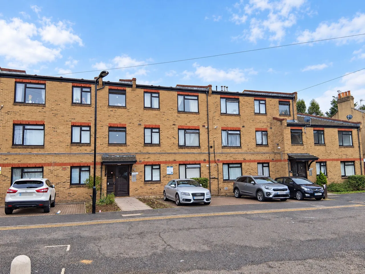 2 bed flat for sale, Norman Road, E11
